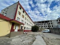 Центр отдельно стоящее здание 3020 кв.м.  цена 650 тыс.у.е.