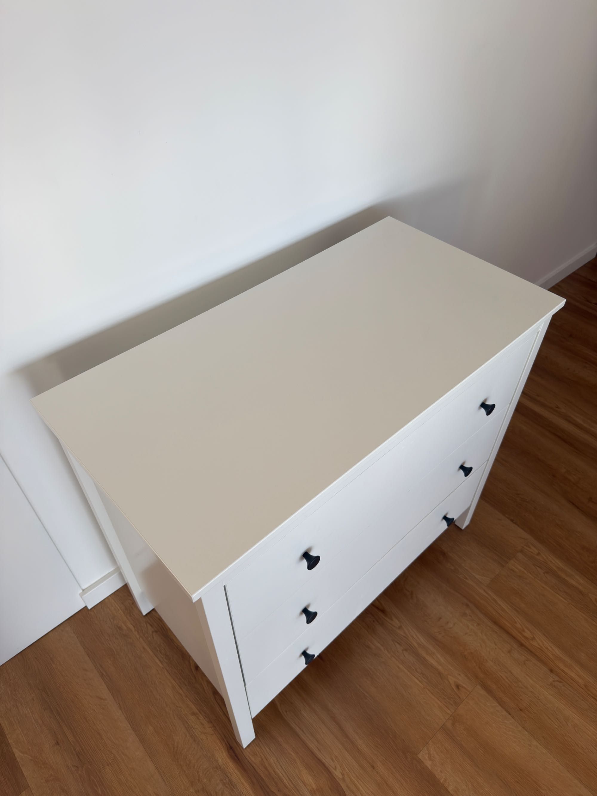 Cómoda IKEA Koppang