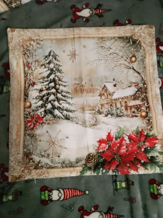 Nowe poszewki świąteczne vintage na poduszkę 45 cm - 2 sztuki.