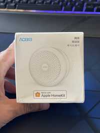 Контроллер шлюз Aqara Hub Gateway Apple HomeKit (ZHWG11LM)