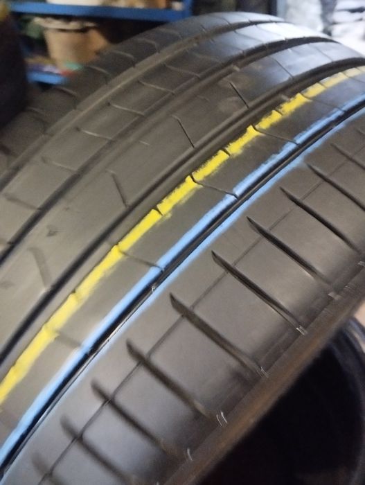 Одна літня шина Pirelli 275/40/20