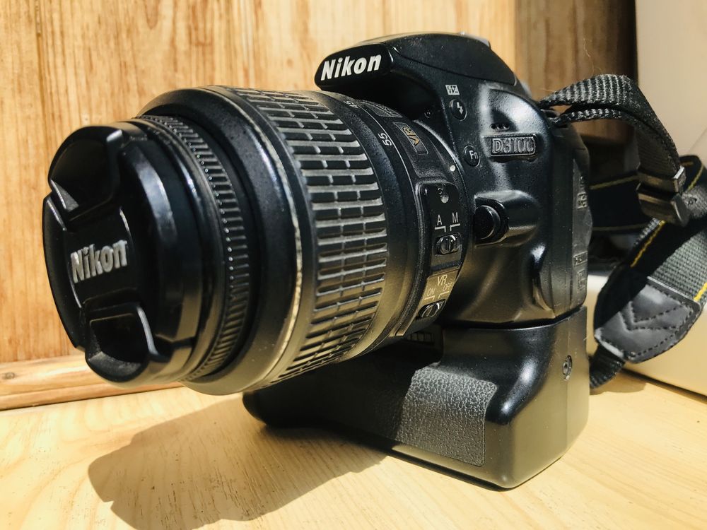 Nikon d3100 +об'єктив Nikon DX Nikkor 18-55 та + батарейний блок