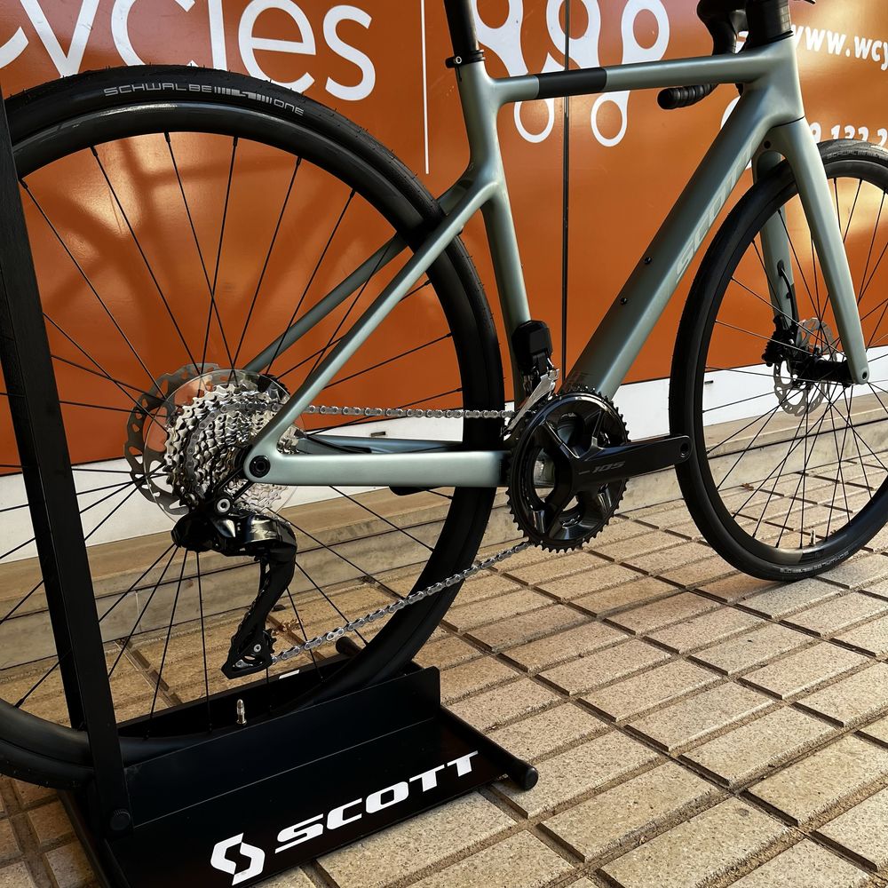 Bicicketa de estrada Scott Addict 40