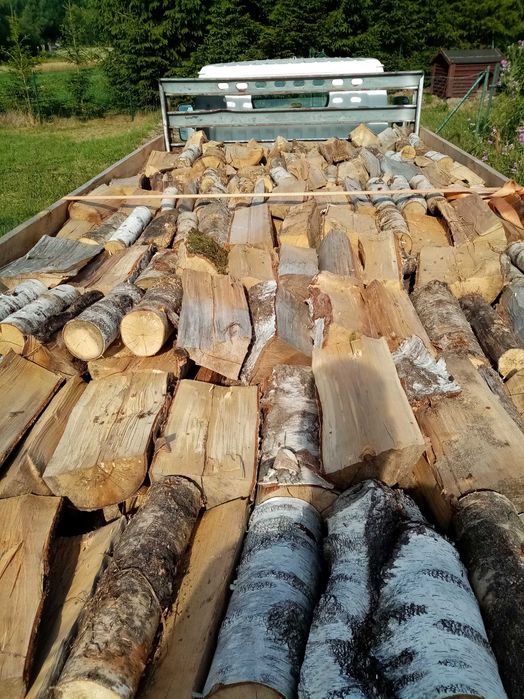 Drewno opałowe i kominkowe buk grab dąb jesion brzoza dobre drewno.pl