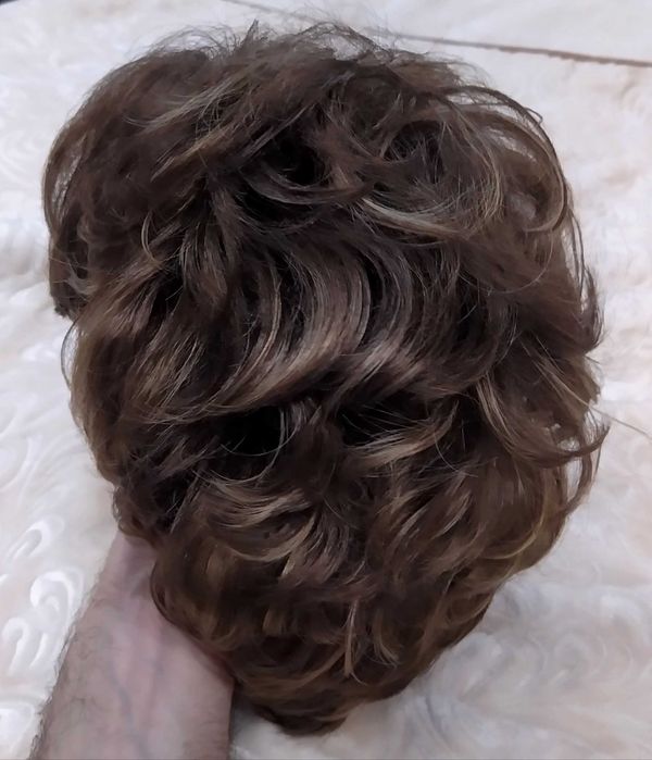 Парик женский короткий