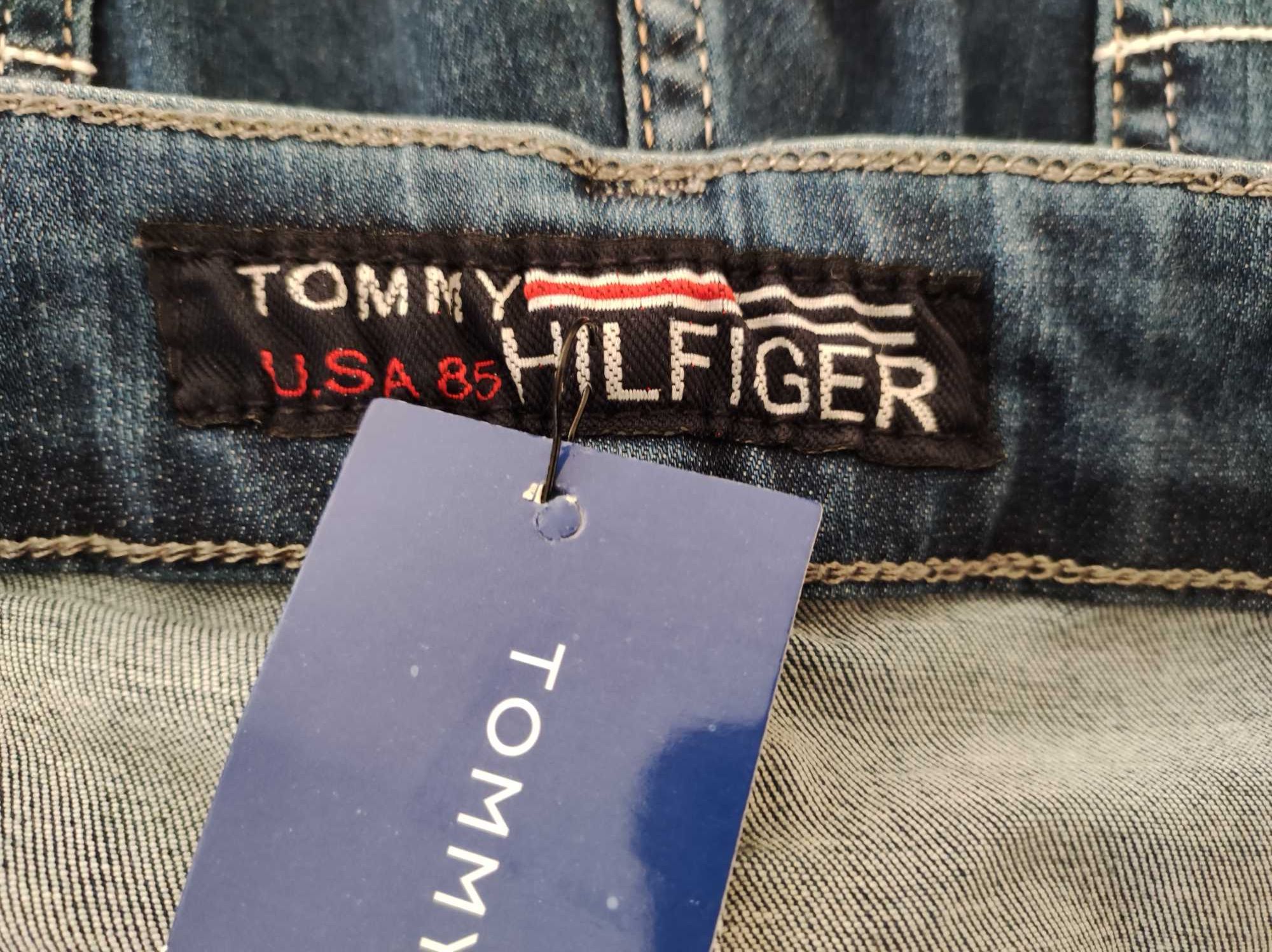 Nowe jeansy Tommy Hilfiger rozmiar 32.