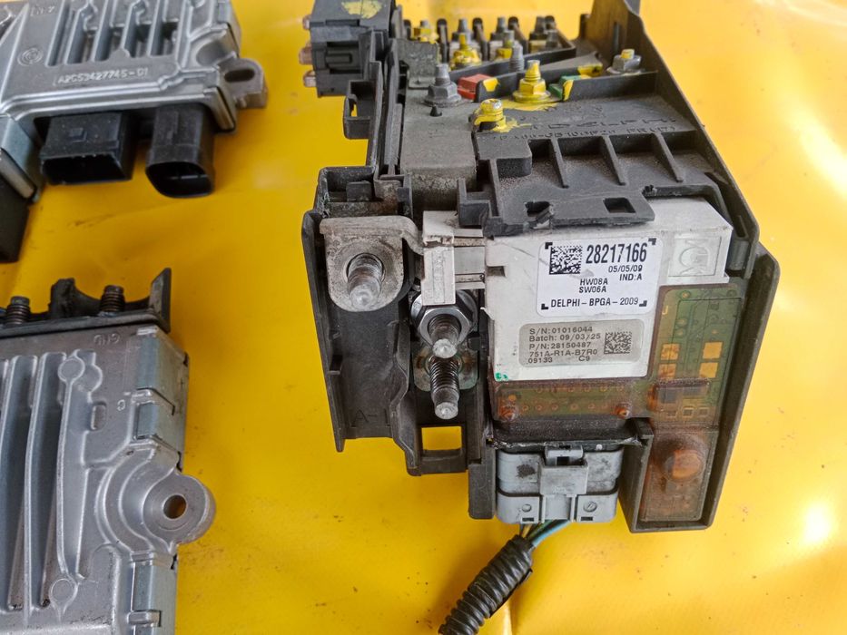 Kondensator, moduł, klema , bezpieczniki, strat stop Peugot Citroen