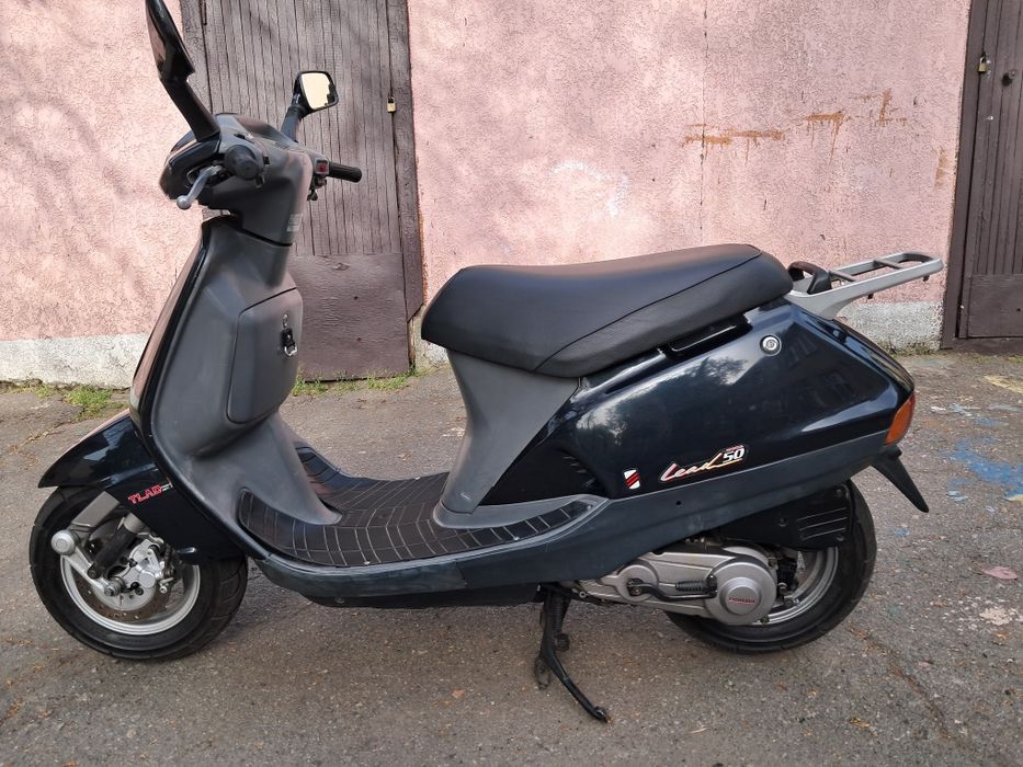 Мопед, скутер Honda Lead АФ 20