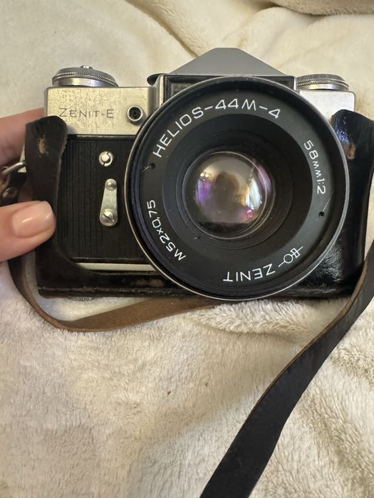 Пілвковий фотоапарат Zenit E.