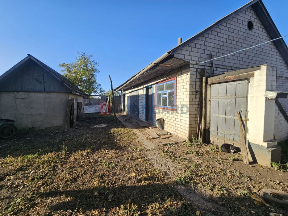 Будинок в Худяках, центр, 25 соток ділянка