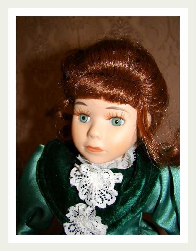 Колекційна порцелянова лялька Вінтаж