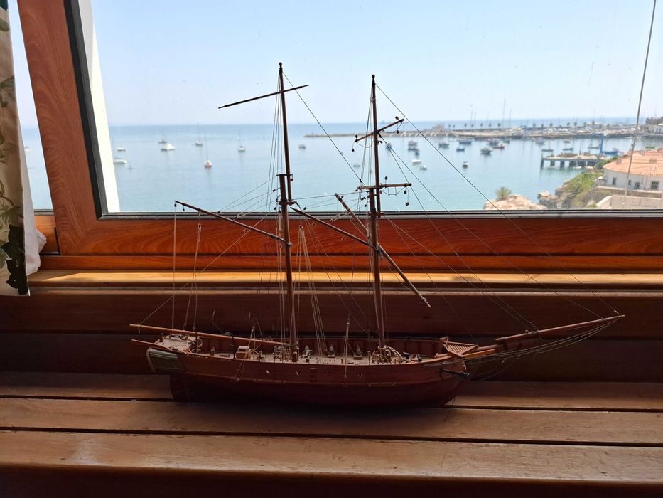 Modelo de navio antigo em madeira - "La Toulonnaise"