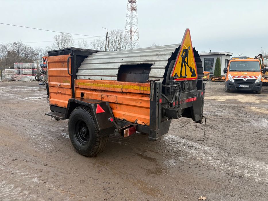 Recykler do asfaltu UPZA 1000 Madro