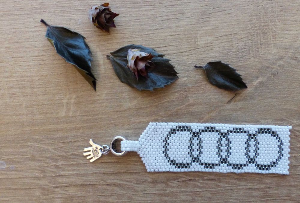 Breloczek  ze szklanych koralików (handmade)