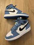 Nike Air Jordan 1 High Retro UNC University Blue size 39 sneakers