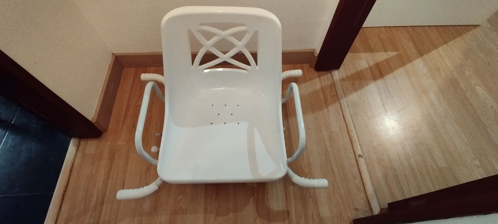 Cadeira de banho giratória