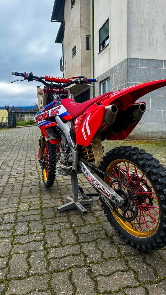 Honda CRF 250 R + oferta (Botas/Colete)