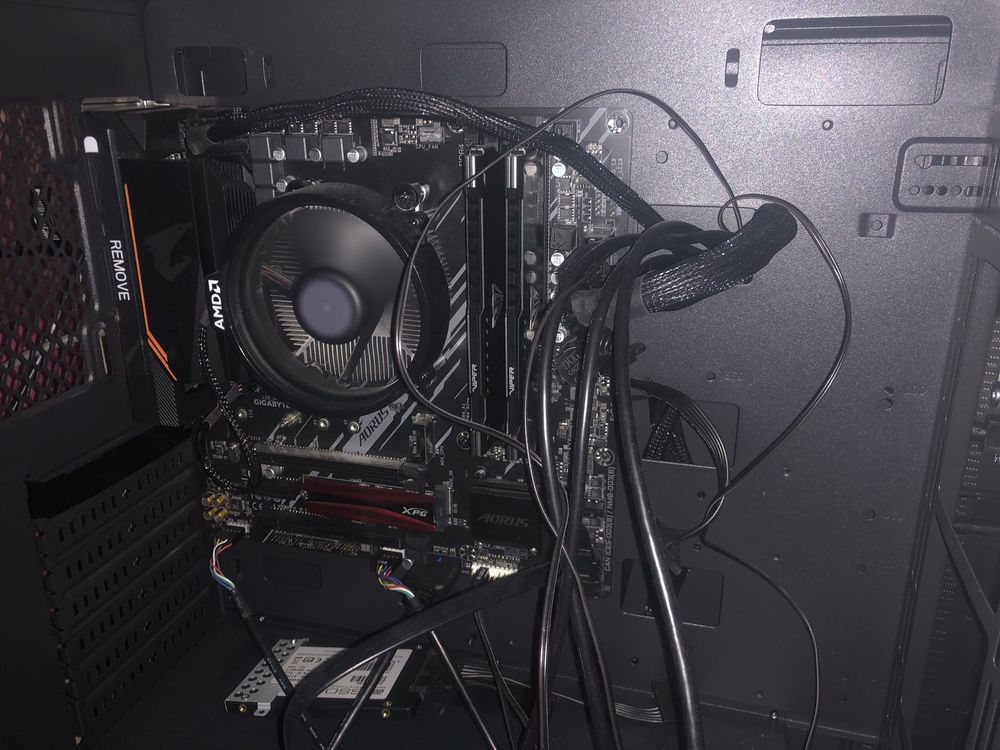 Komputer razer 5 5600G 1000w