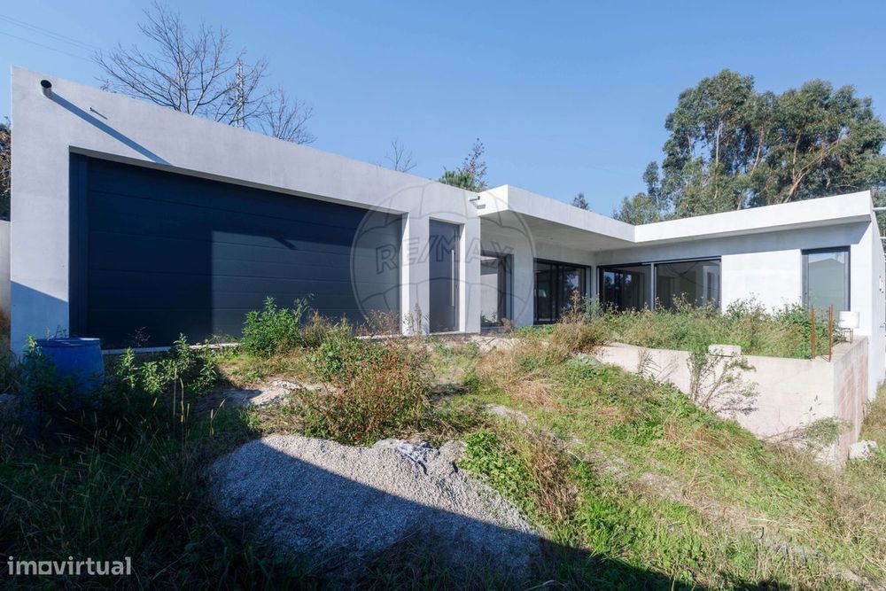 Moradia T4 para venda