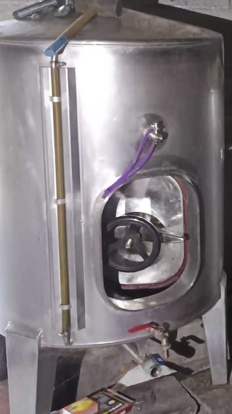 Cubas de Inox em Bom Estado.