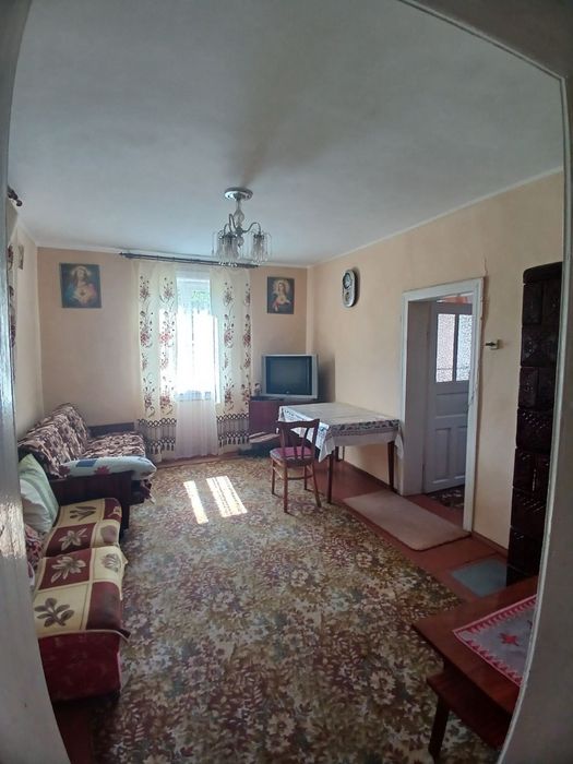 Продаж будинку в центрі села
