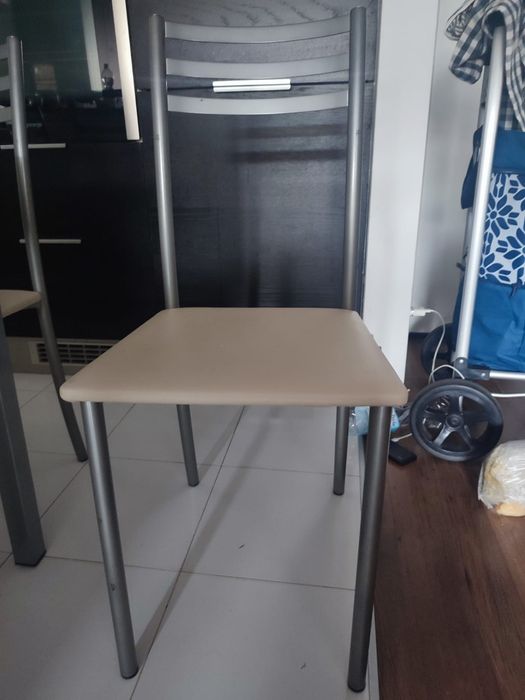 Stol kuchenny z krzeslami