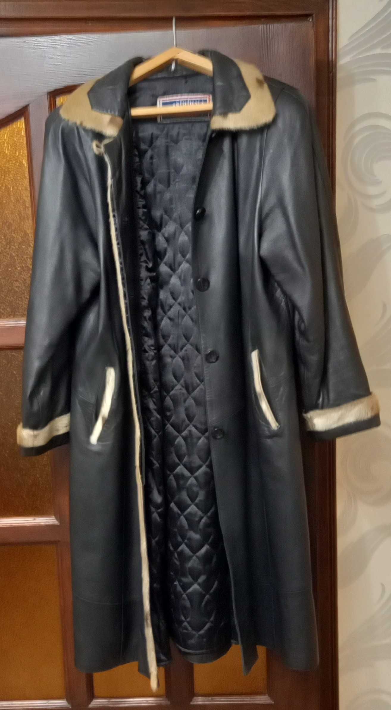 Женское кожаное пальто