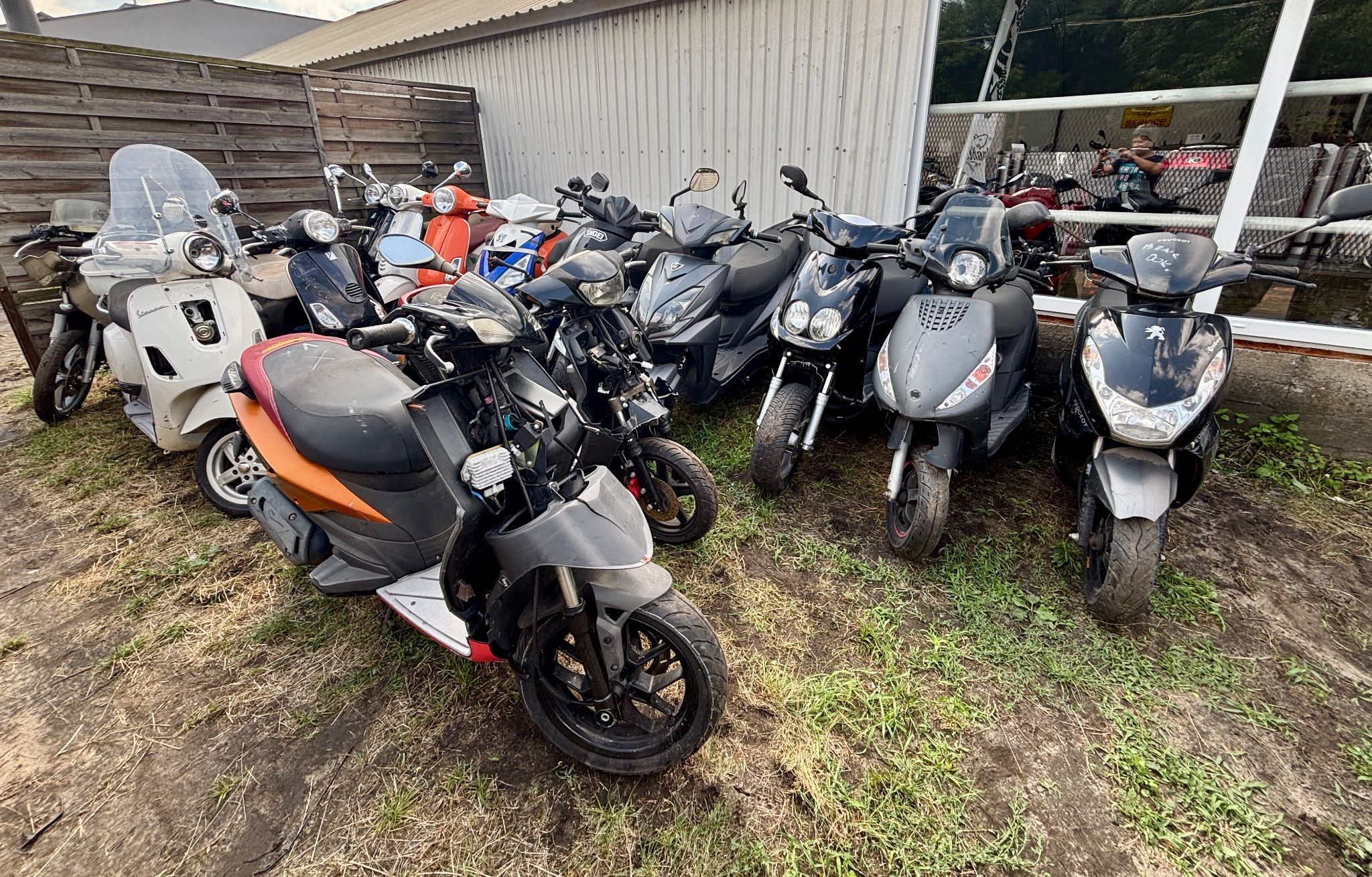 Peugeot Speedfight Pakiet skuterów 50 cc - Okazja! Vespa Ovetto Piaggio Zip Kisbee