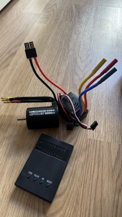 Silnik bezszczotkowy z regulatorem