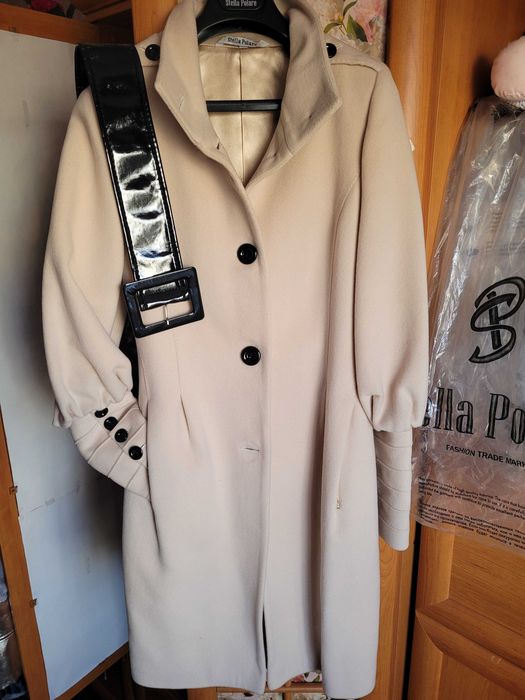 Пальто бежеве жіноче