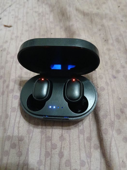 Продам беспроводные наушники