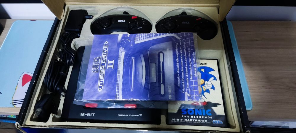 Megadrive 2 en caixa completa com Sonic