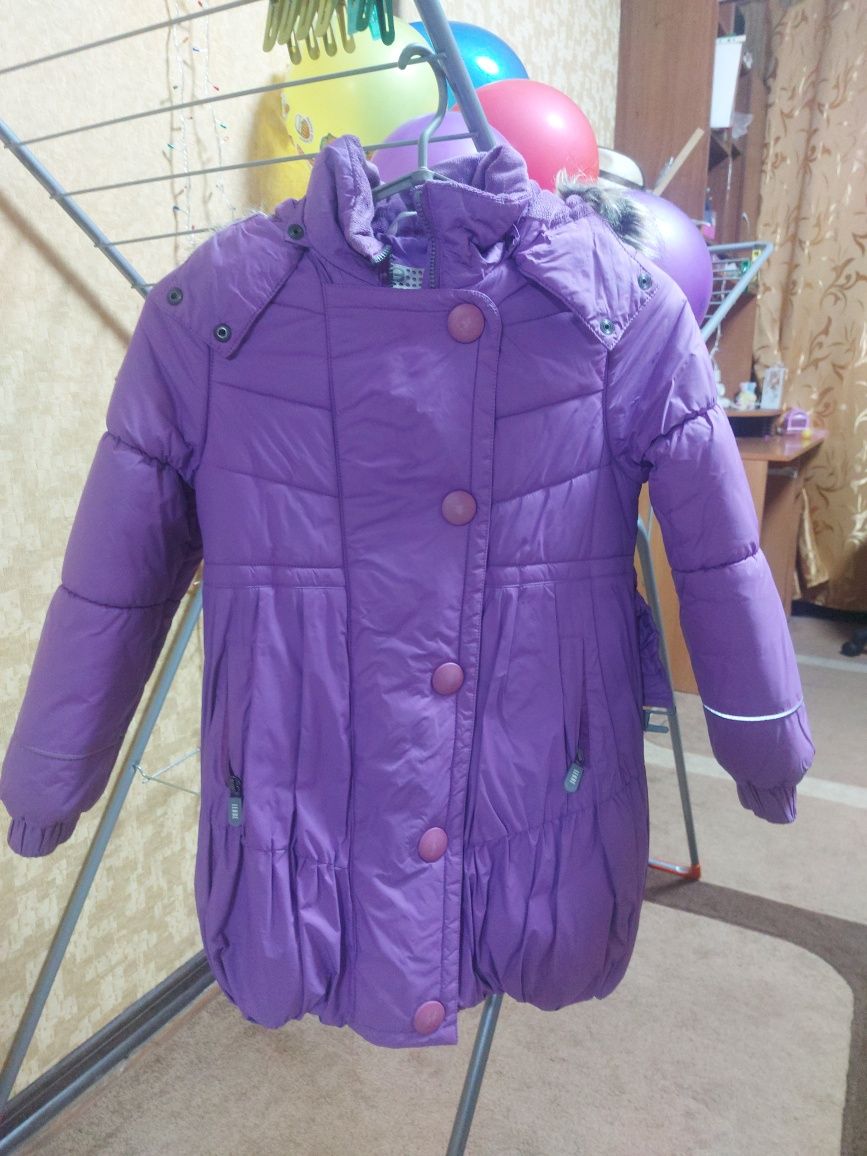 Продам зимнее, детское пальто на рост 122см
