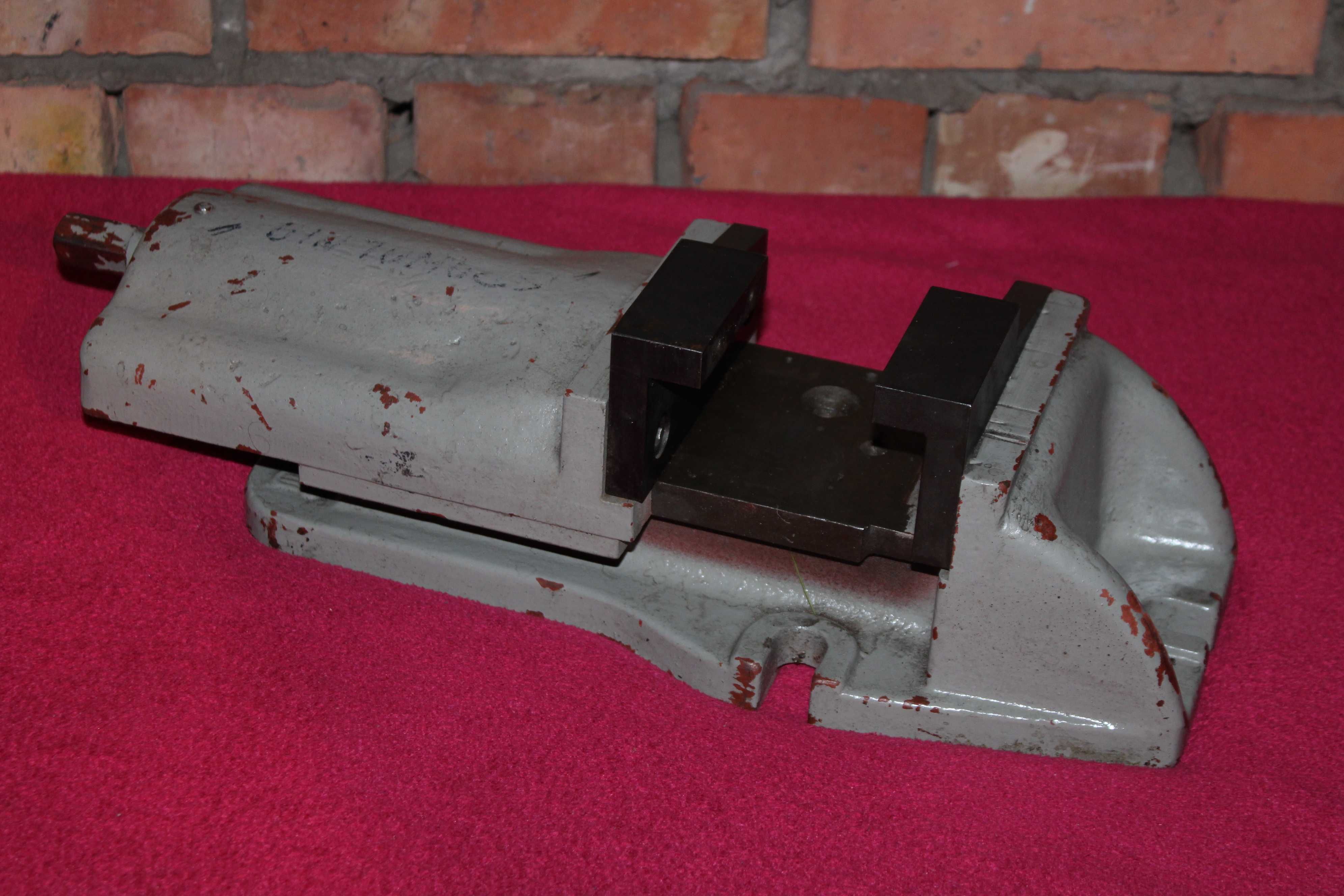 Imadło Maszynowe Bison 125mm ślusarskie + klucz