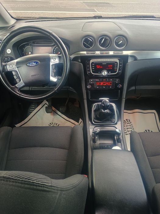 Ford Galaxy Titanium Convers