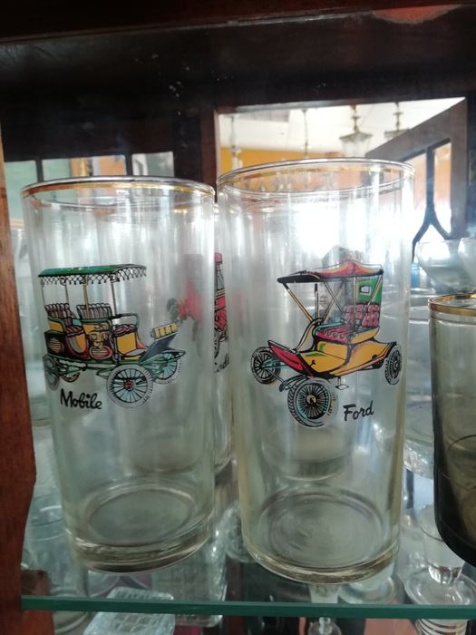 4 Copos antigos com calhanbeque
