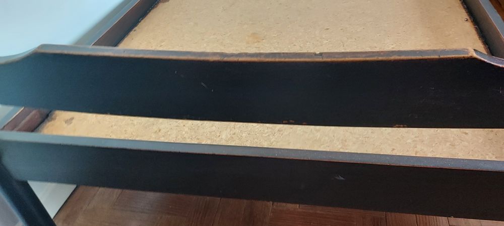 Cama olaio em bom estado