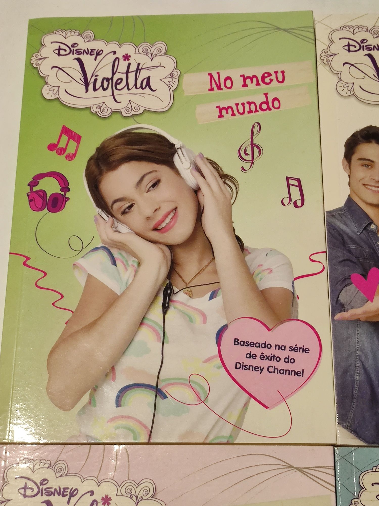 Conjunto de livros da Violetta (Disney)