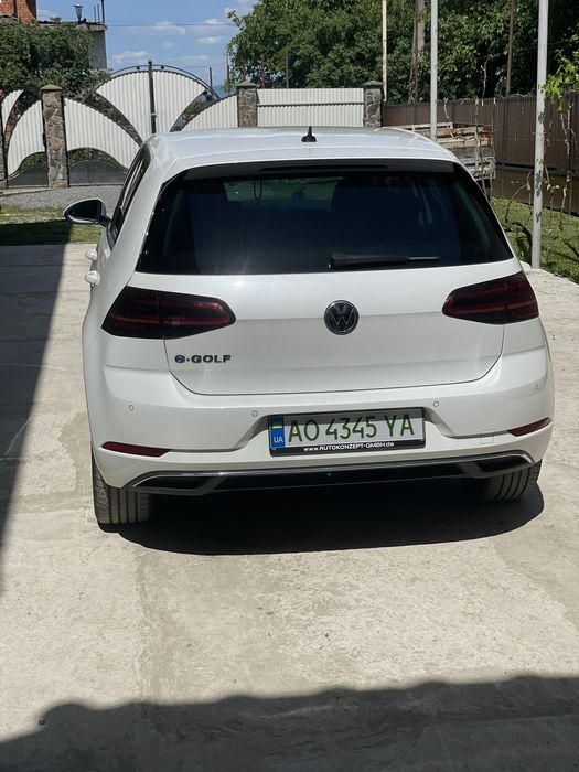 Продам Volkswagen e-Golf 2019