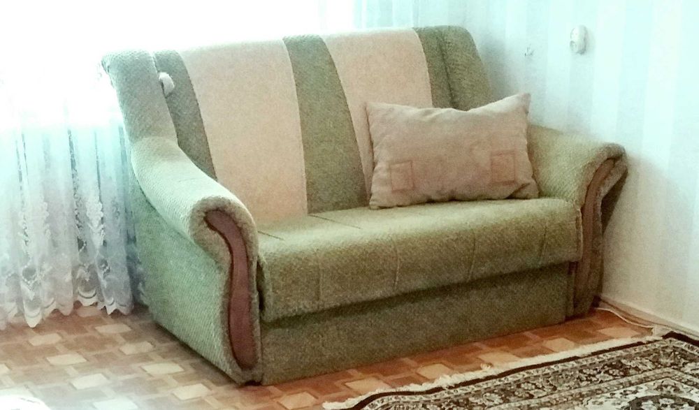 Продам Срочно б/у диван 