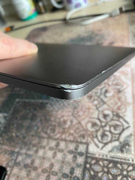 macbook pro 2019 15"4 16/256  (a1990)