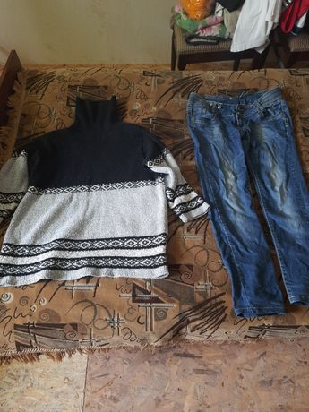 Женские свитер и джинсы