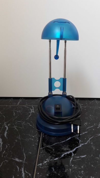 Candeeiro de mesa azul, extensível e reclinável