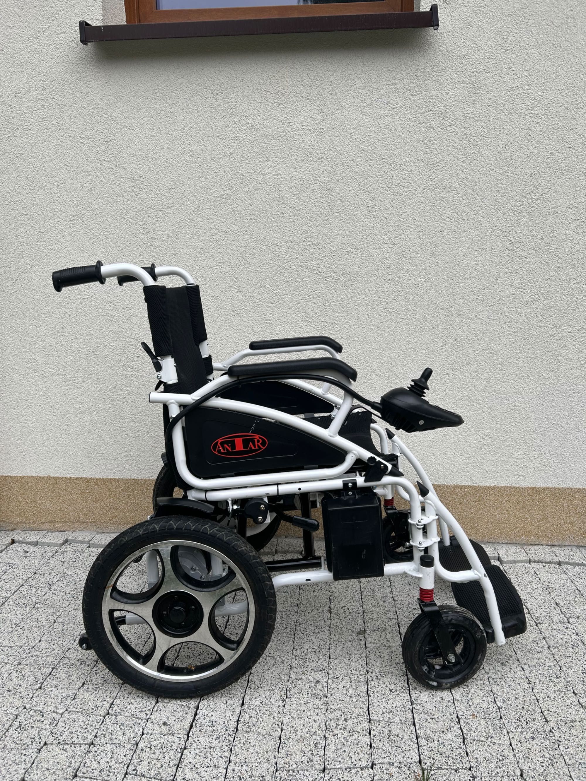 Wózek inwalidzki elektryczny Antar