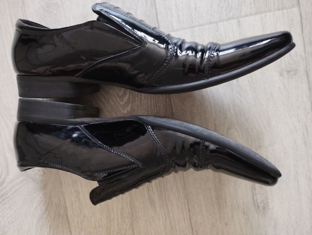 Туфлі чорні класичні чоловічі 39р.
