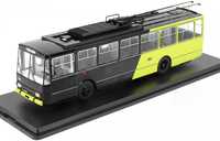Троллейбус Skoda 14TR Потсдам(1981) - black yellow - Premium ClassiXXs