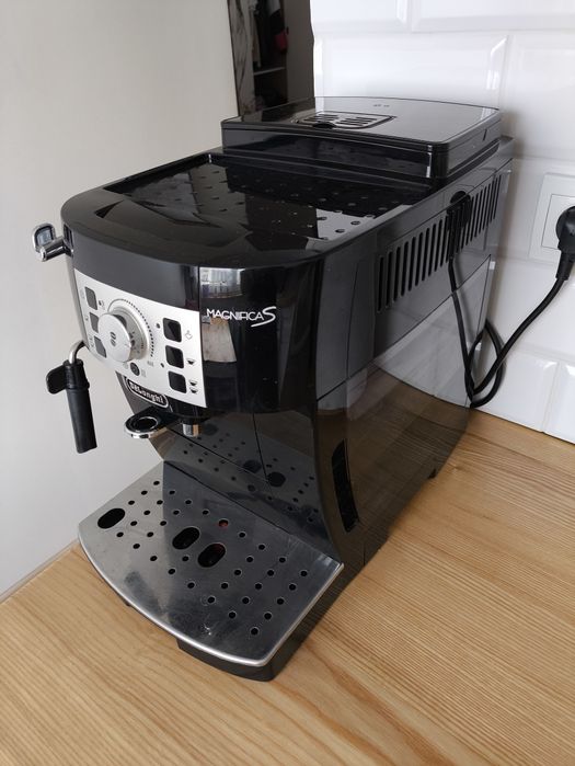 Ekspres automatyczny DeLonghi Magnifica S ECAM 22.110.B