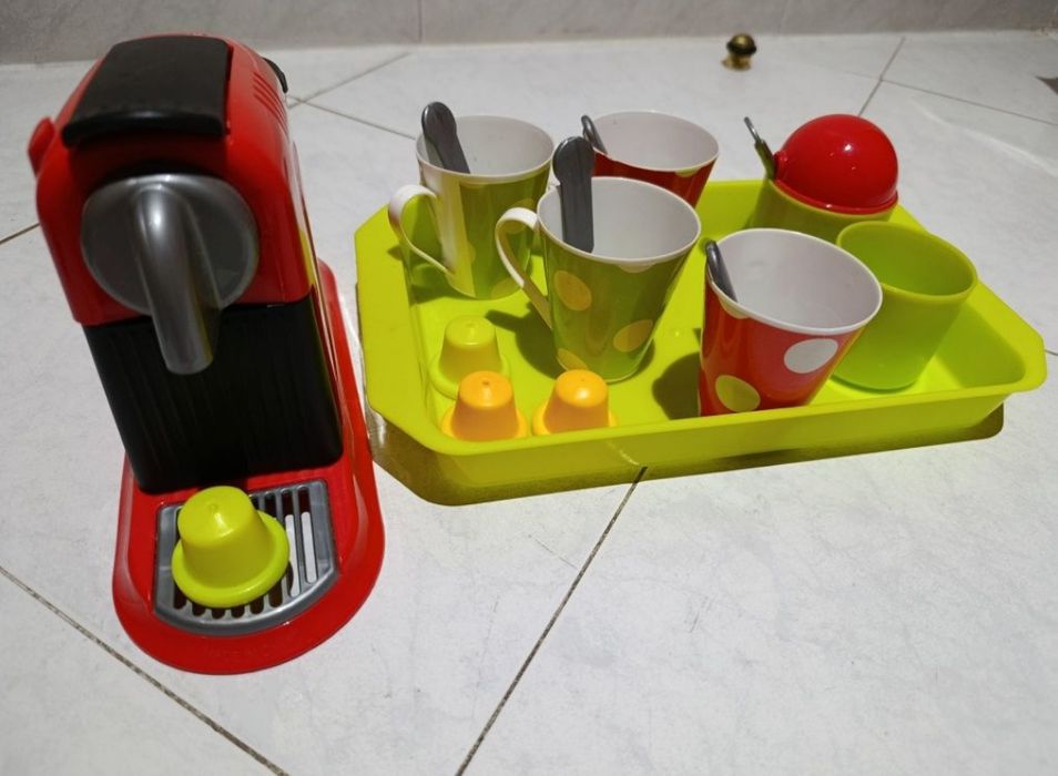 Mini cozinha portátil. E máquina café