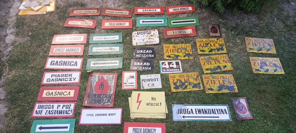 Stare metalowe tablice PRL