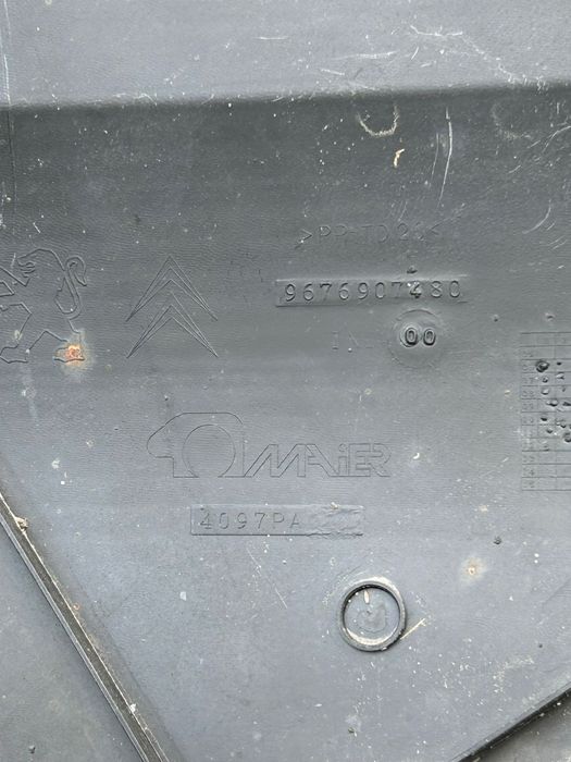 Oslona dolna płyta podwozia lewy tył Citroen DS5  96769.97480
